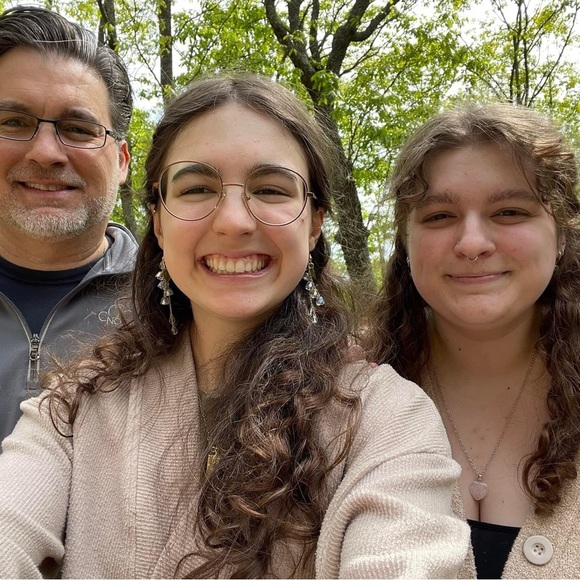 Meet your Posher, Heather - Picture 2 of 9